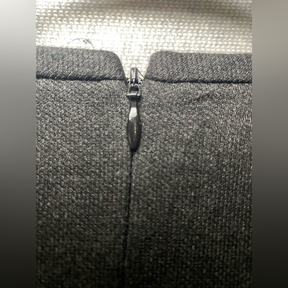 MM Lafleur Size 4 Lena sheath dress Charcoal 3/4 sleeve short